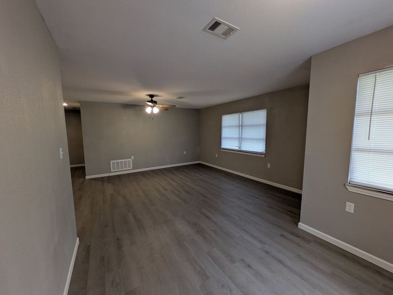 5251 Procter St - Photo 4 of 22