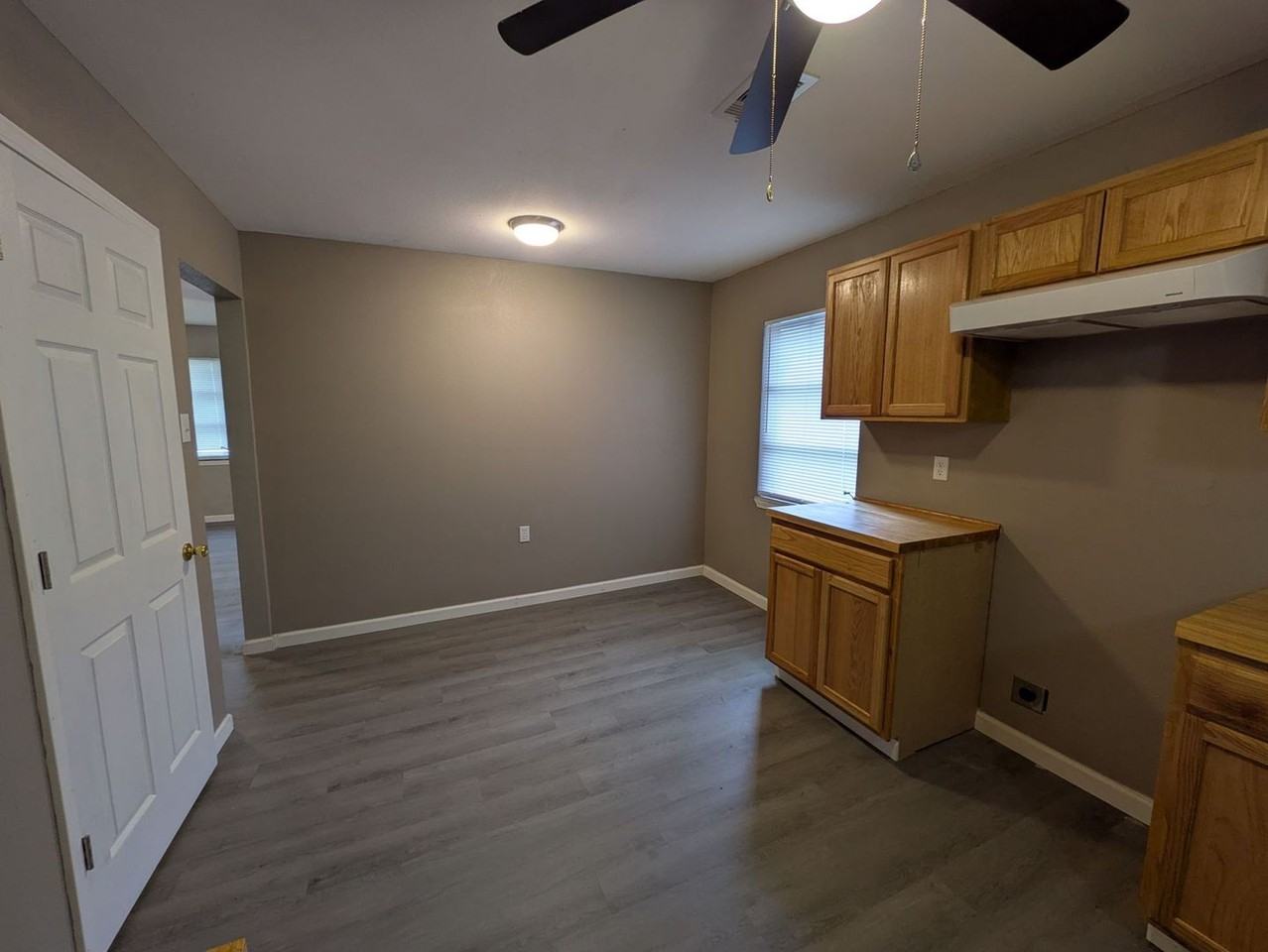 5251 Procter St - Photo 5 of 22