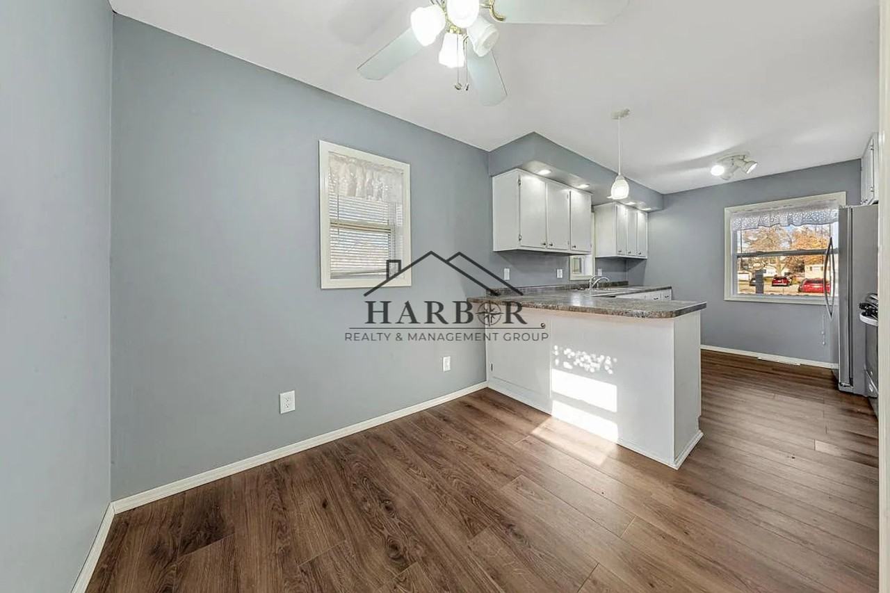 1127 1st St Sw - Photo 3 of 25