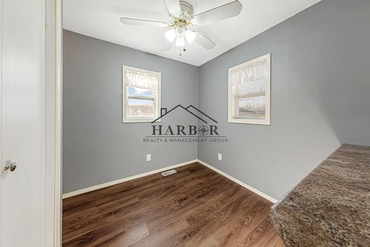 1127 1st St Sw - Photo 7 of 25