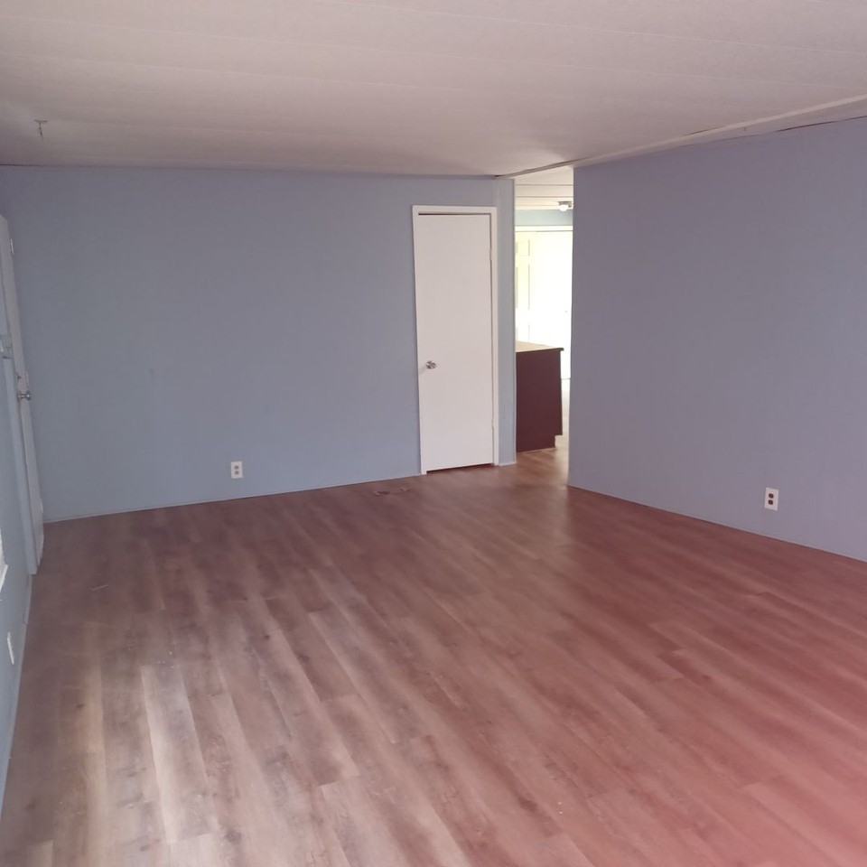 463A Logan Ave - Photo 3 of 24