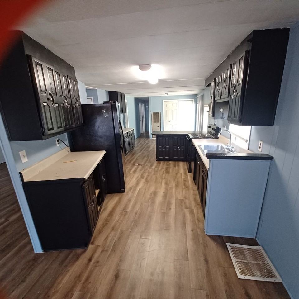 463A Logan Ave - Photo 5 of 24