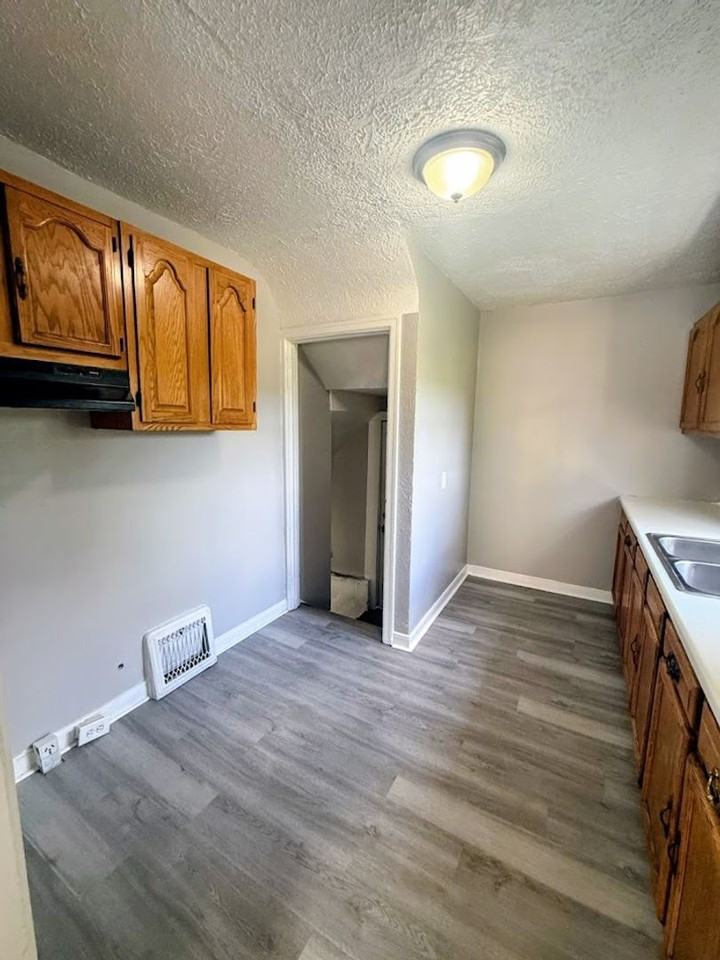 464 Keck St - Photo 5 of 13