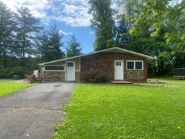 featured image of 7 Lynn Terrace Ct