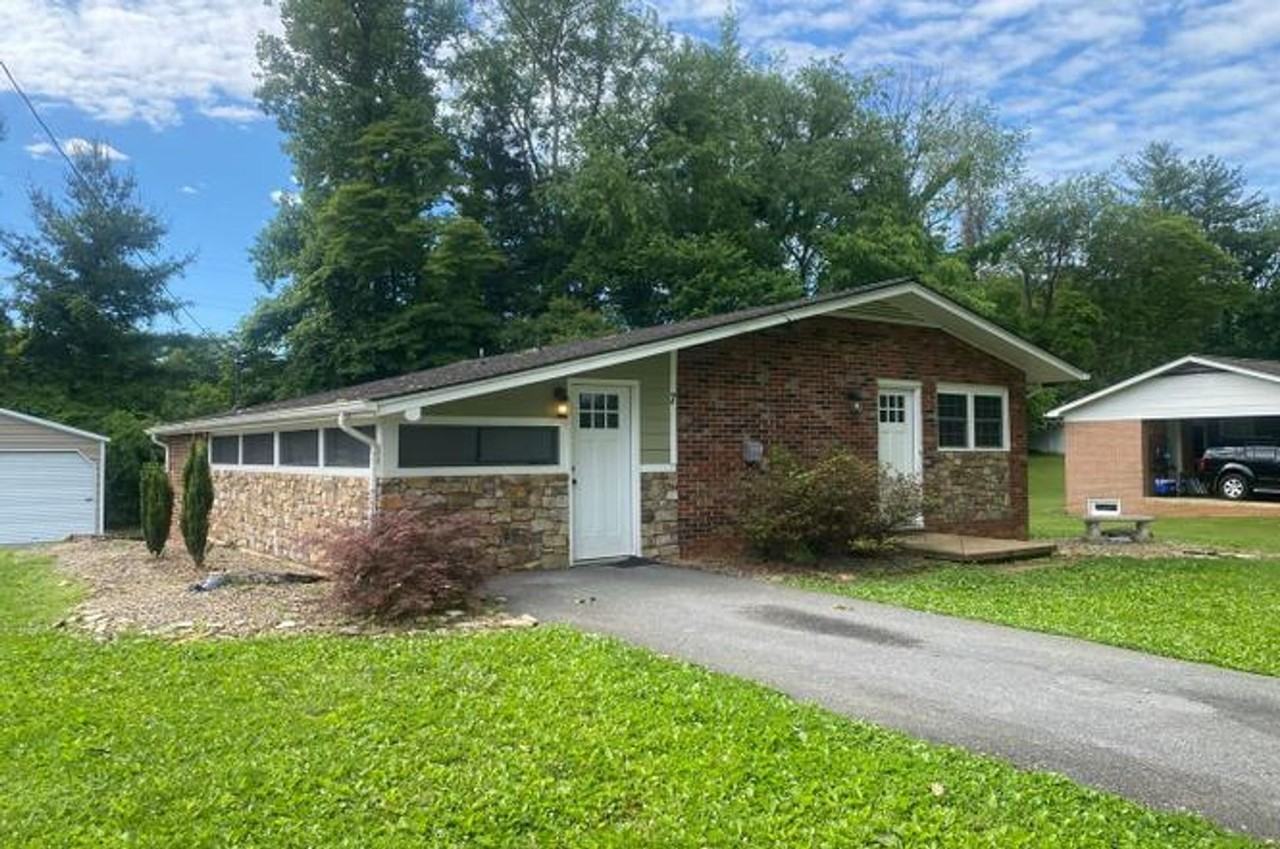 7 Lynn Terrace Ct - Photo 2 of 15