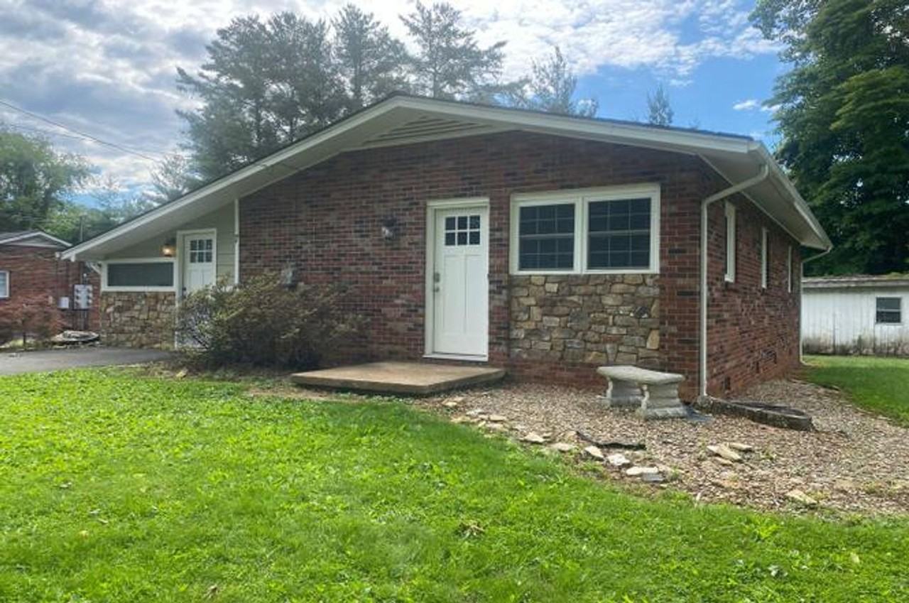 7 Lynn Terrace Ct - Photo 3 of 15