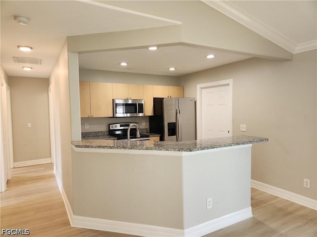 827 Ne 23rd Ter - Photo 5 of 21