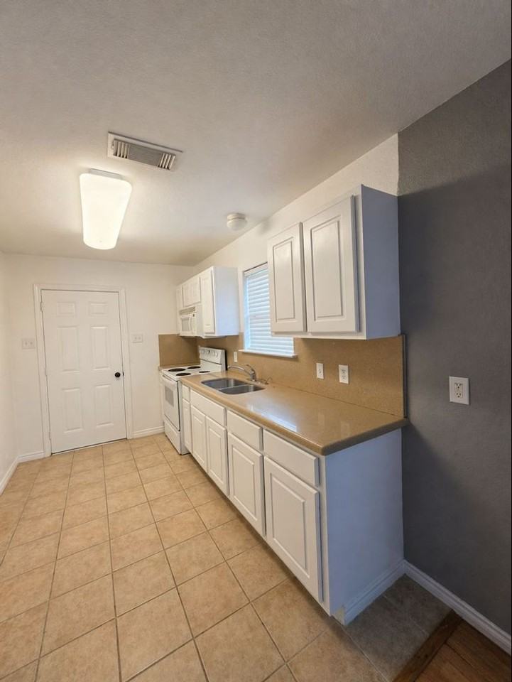 3367 Angel Ln - Photo 3 of 11