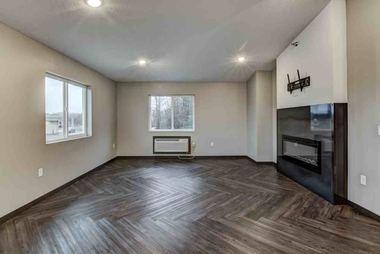 1000 N Hillcrest Pkwy - Photo 4 of 11