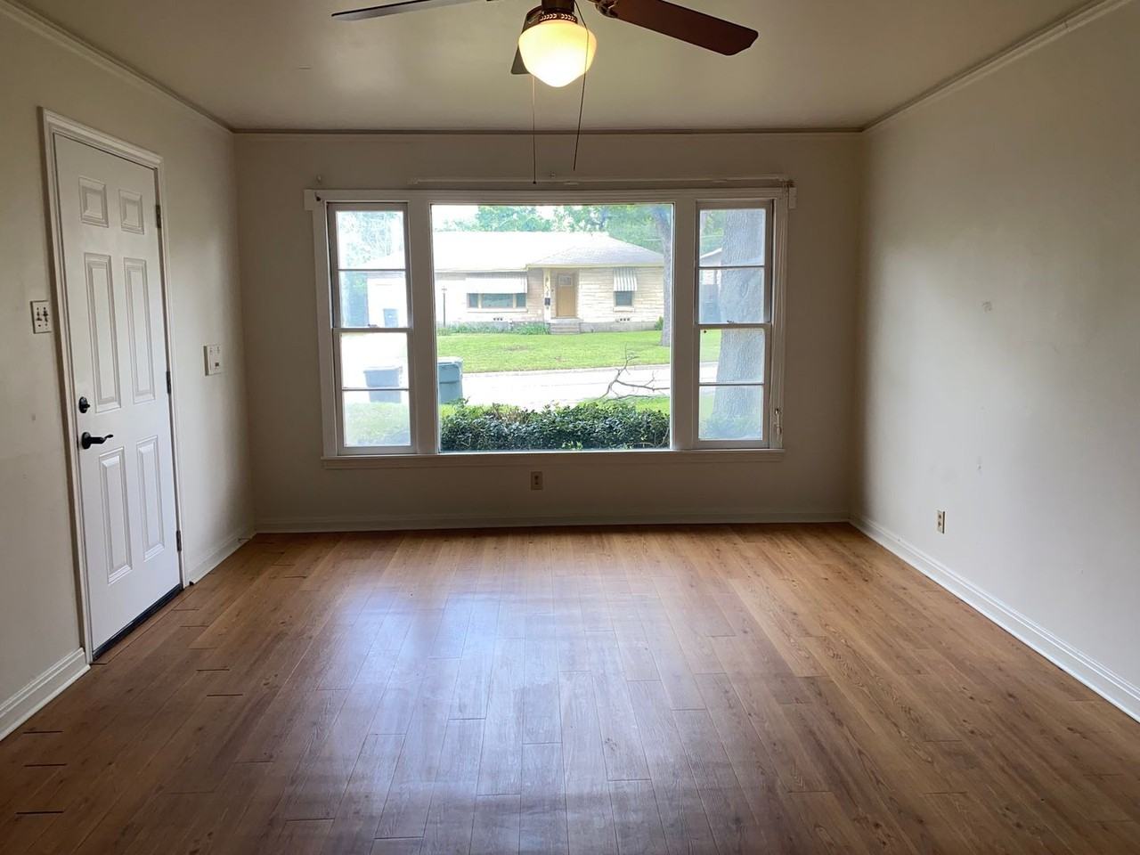 1606 S 37th St - Photo 2 of 23