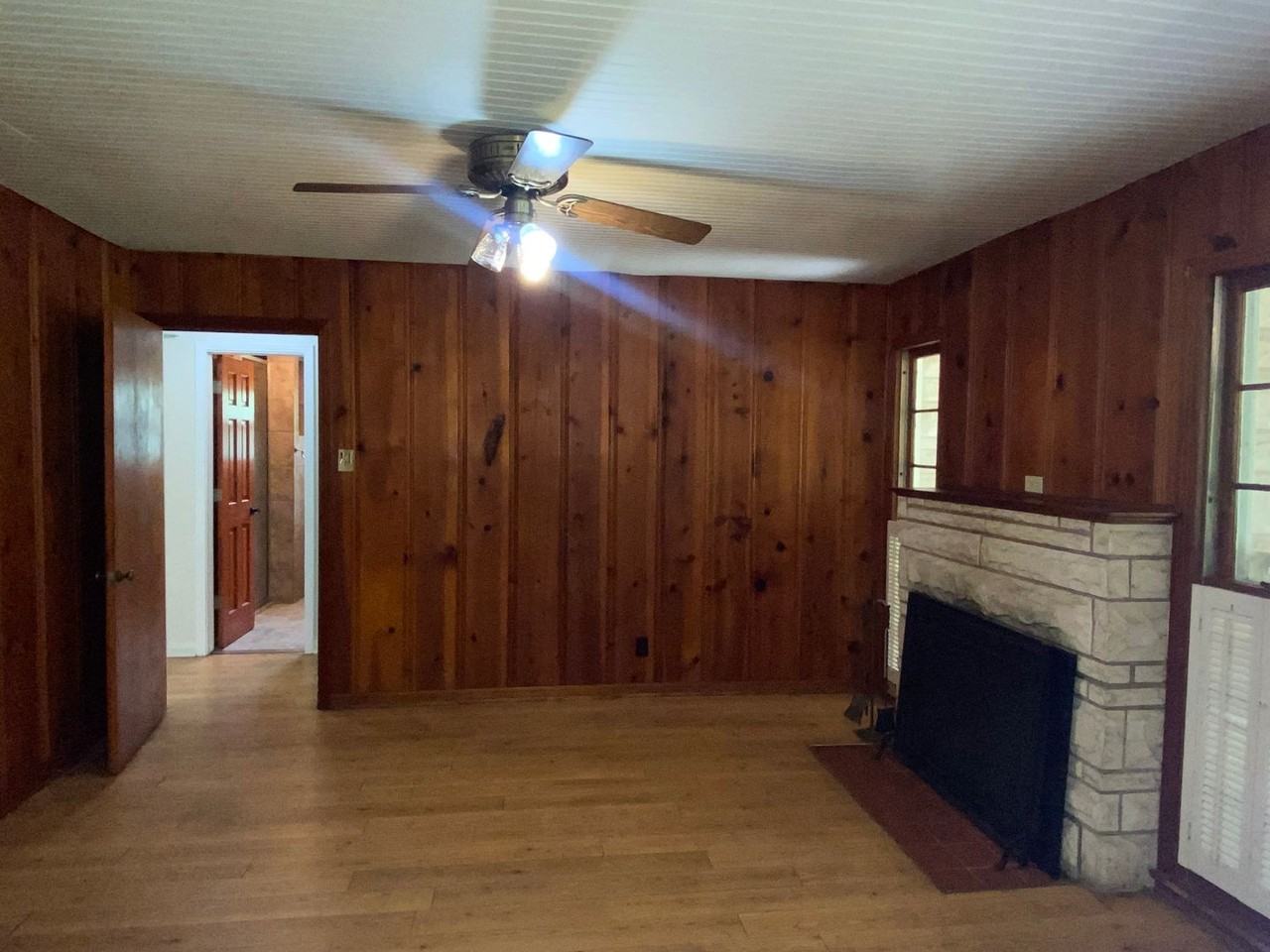 1606 S 37th St - Photo 5 of 23