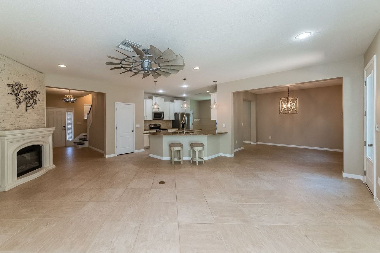 5532 Pamplona Way - Photo 4 of 23