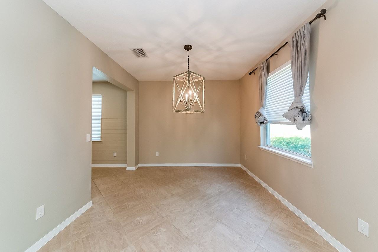 5532 Pamplona Way - Photo 6 of 23