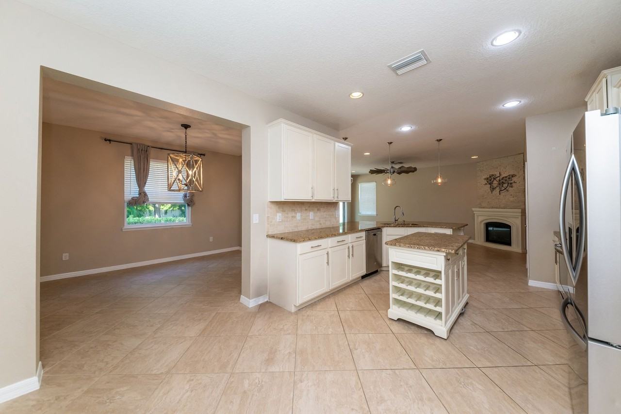 5532 Pamplona Way - Photo 7 of 23