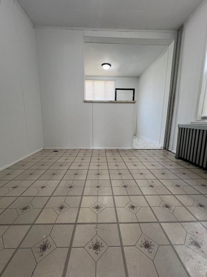 4728 Edmund St - Photo 7 of 28