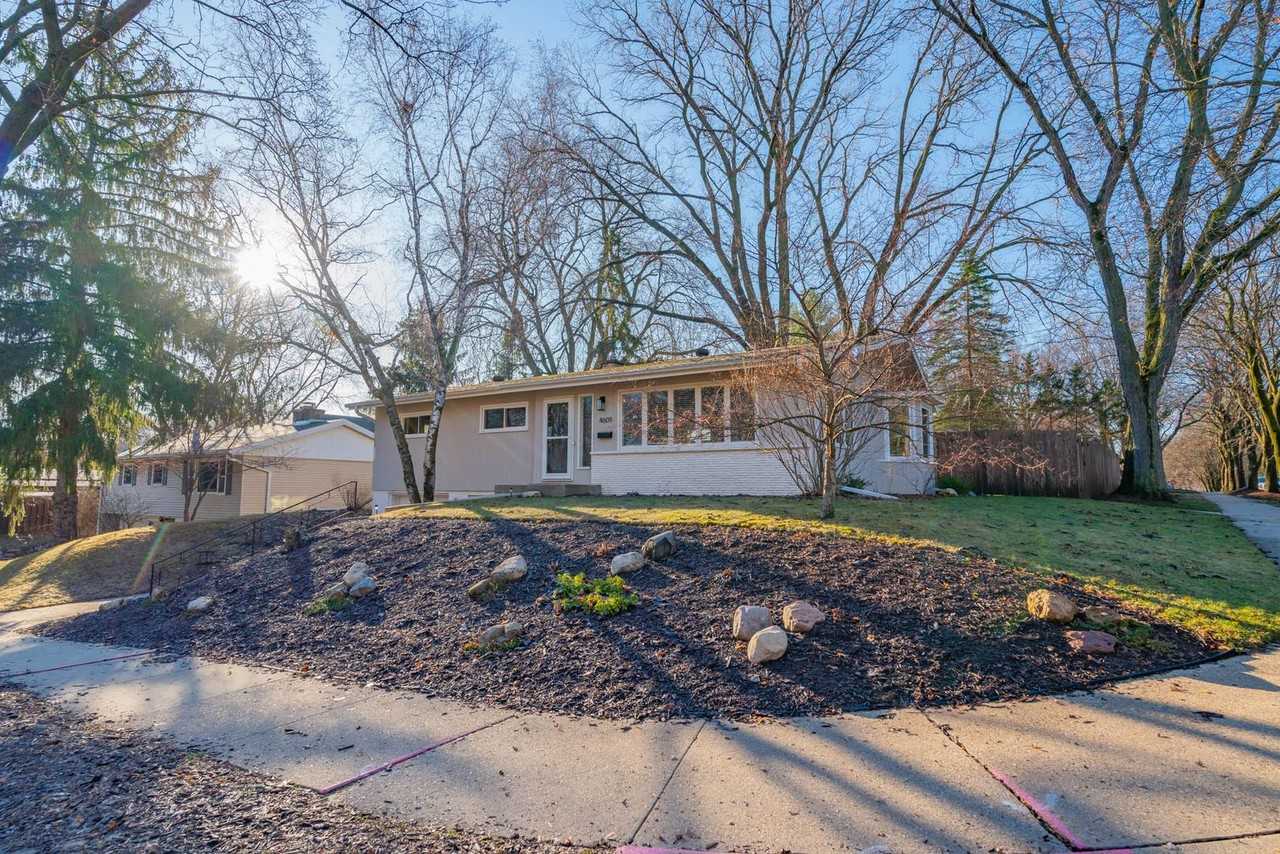 4609 Waukesha St - Photo 6 of 50