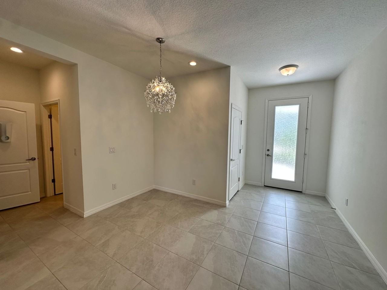 8590 Canyon Creek Trl - Photo 7 of 50
