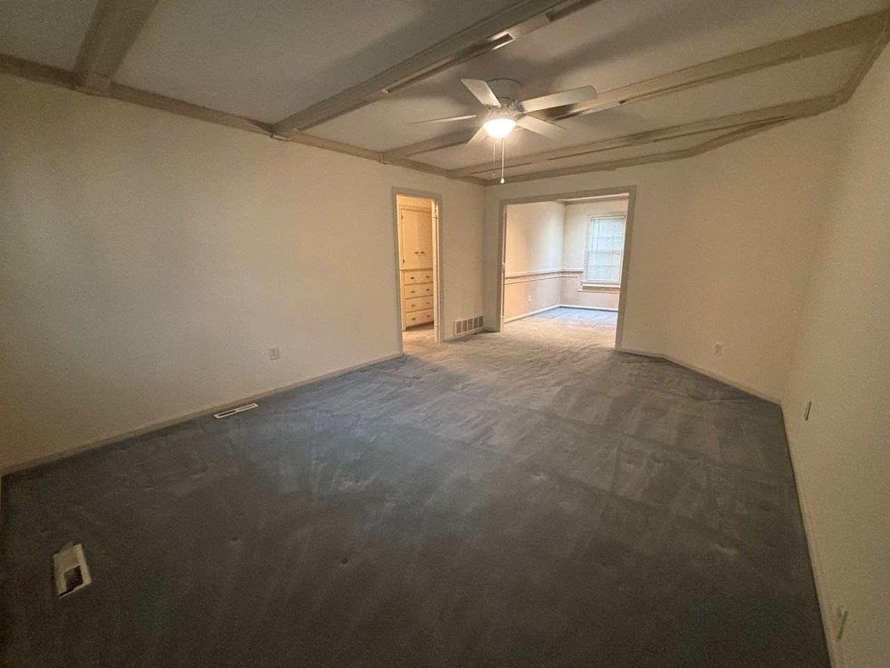 623 Sylvan Ln - Photo 3 of 12