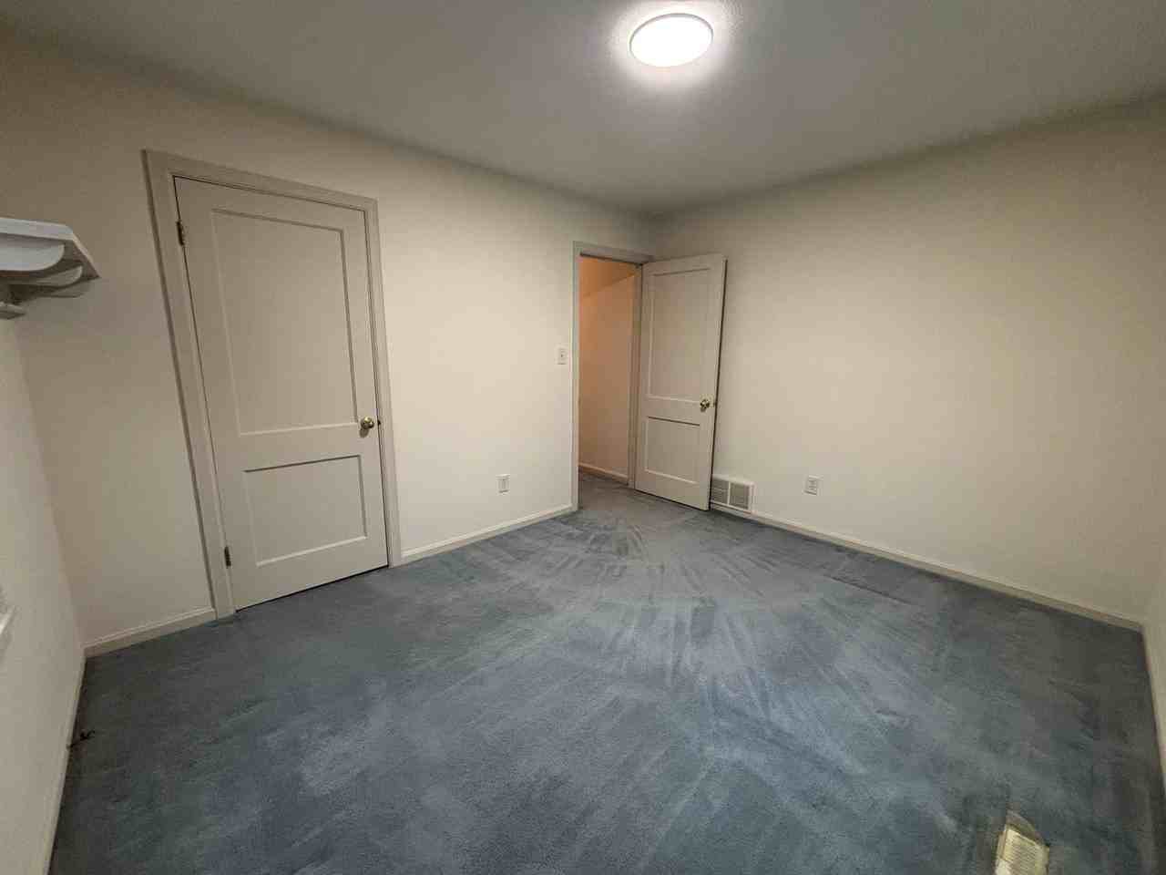 623 Sylvan Ln - Photo 5 of 12