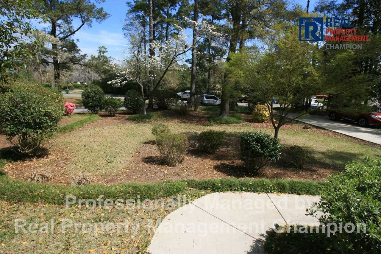 2206 Acacia Dr - Photo 2 of 28