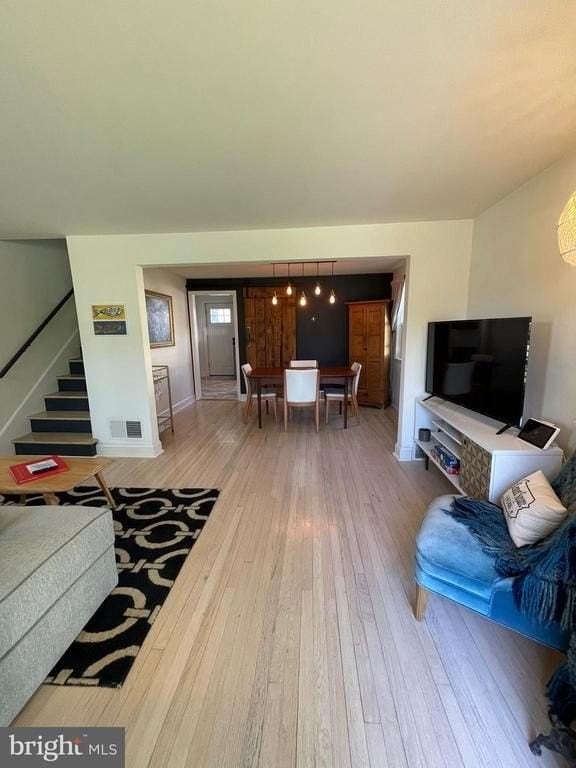 509 D St - Photo 5 of 37