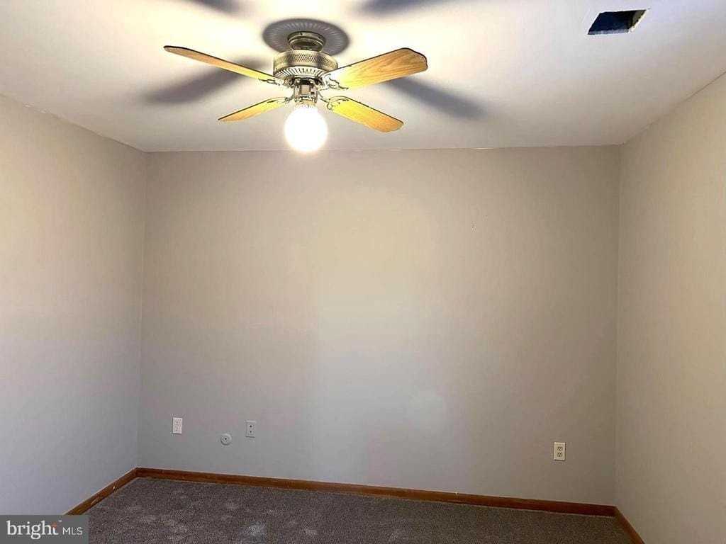 31 E Logan Ave #3rdFL - Photo 5 of 14