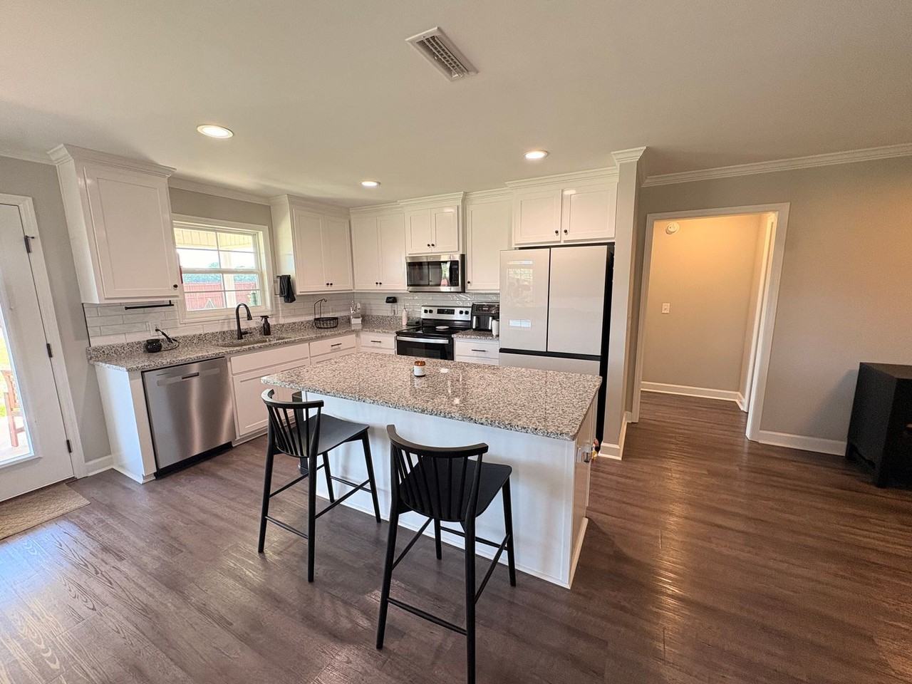 408 Gritney Rd - Photo 4 of 14