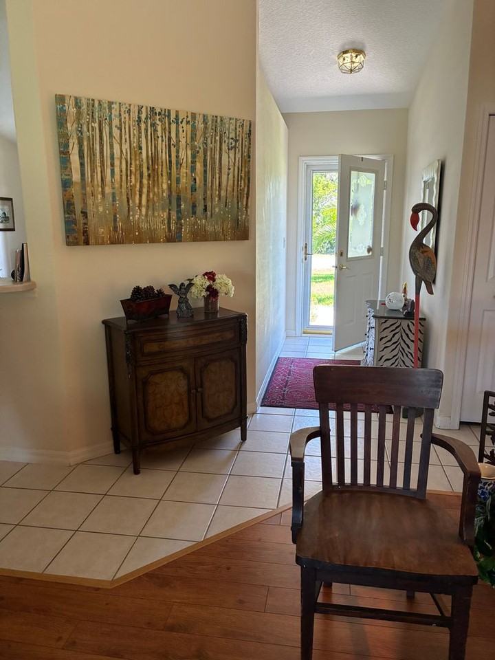 30 Fenwick Ln - Photo 3 of 17