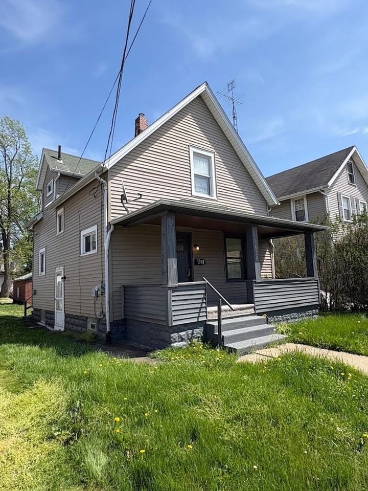 1628 Clark Ave Sw - Photo 2 of 13