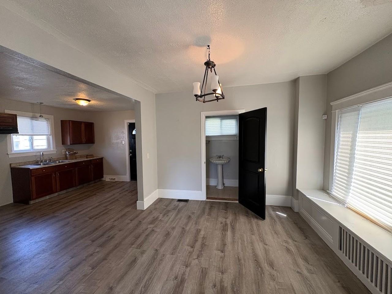 1628 Clark Ave Sw - Photo 3 of 13