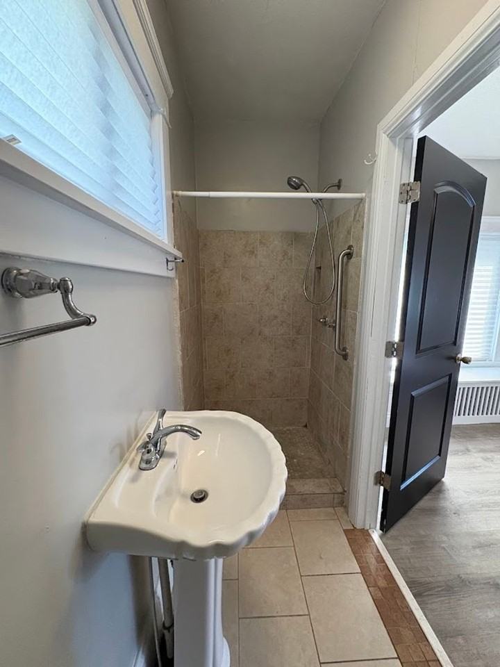 1628 Clark Ave Sw - Photo 5 of 13