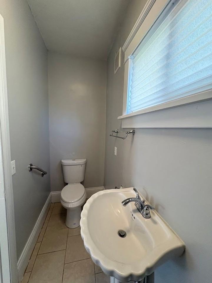 1628 Clark Ave Sw - Photo 6 of 13