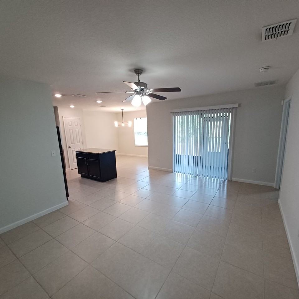 8684 Lake George Cir W - Photo 5 of 28