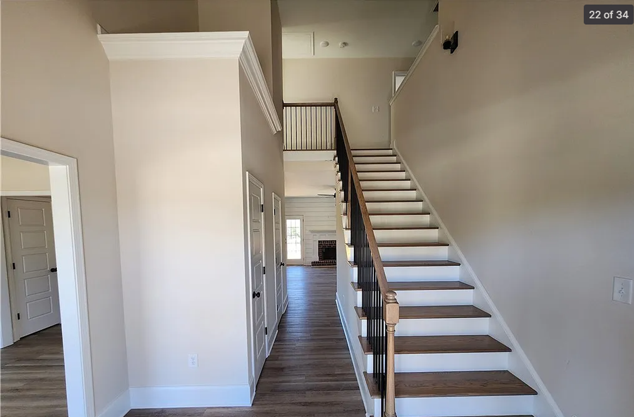 1740 Willow Creek Dr - Photo 2 of 18