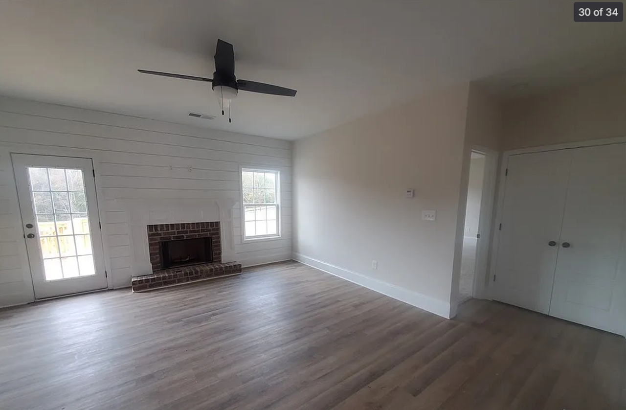 1740 Willow Creek Dr - Photo 4 of 18