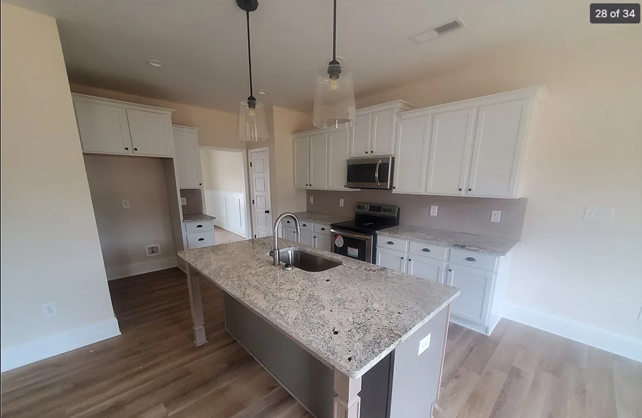 1740 Willow Creek Dr - Photo 5 of 18