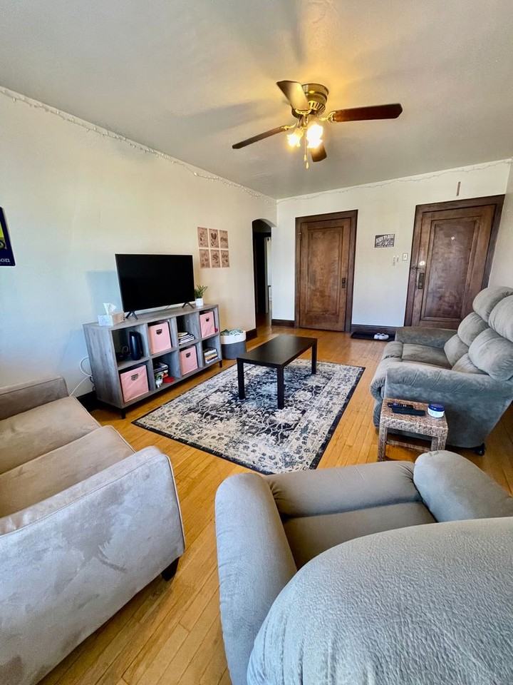 1805 E Park Pl. - Photo 2 of 19
