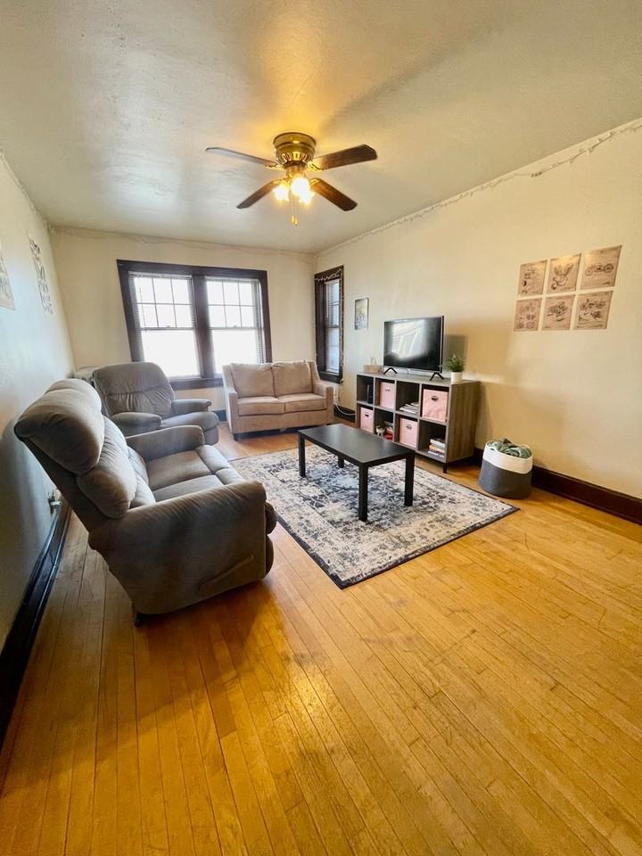 1805 E Park Pl. - Photo 3 of 19
