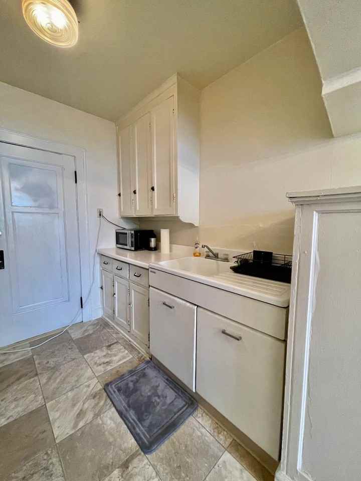 1805 E Park Pl. - Photo 6 of 19