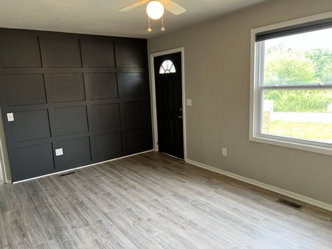 623 N Highland Dr - Photo 3 of 14