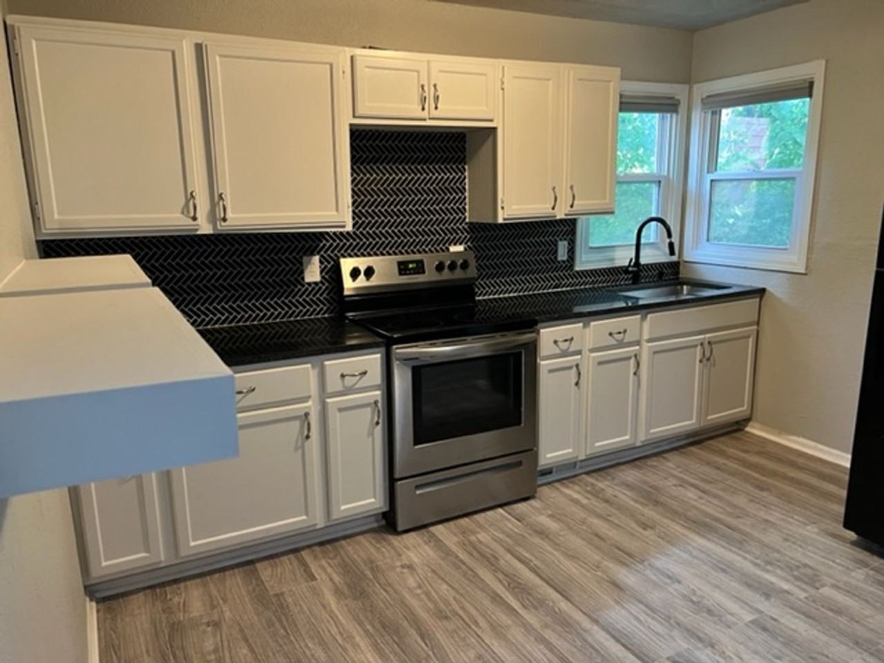 623 N Highland Dr - Photo 6 of 14