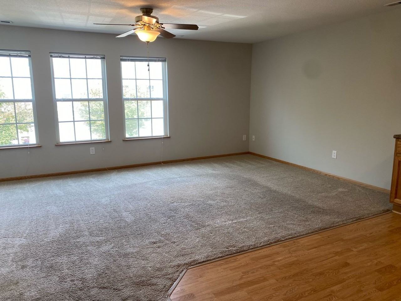 3035 Sw Sharmin Ln - Photo 3 of 11