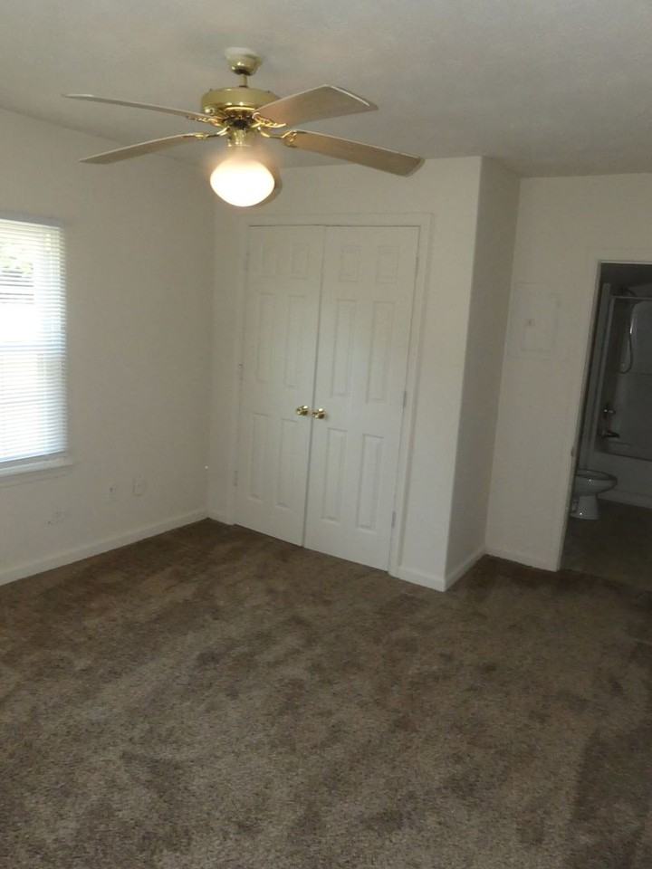 1643 Briarfield Rd - Photo 3 of 10