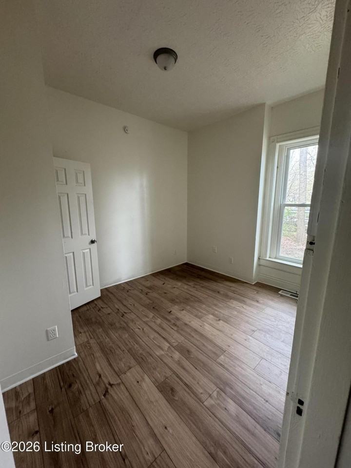 3860 Southern Pkwy - Photo 2 of 7