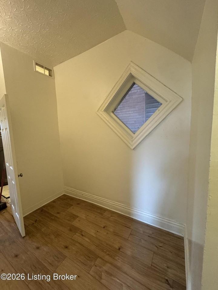 3860 Southern Pkwy - Photo 4 of 7