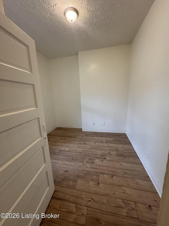 3860 Southern Pkwy - Photo 5 of 7