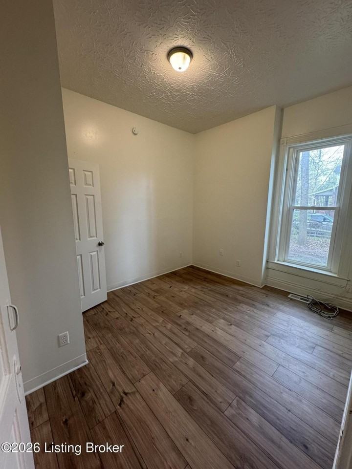 3860 Southern Pkwy - Photo 6 of 7