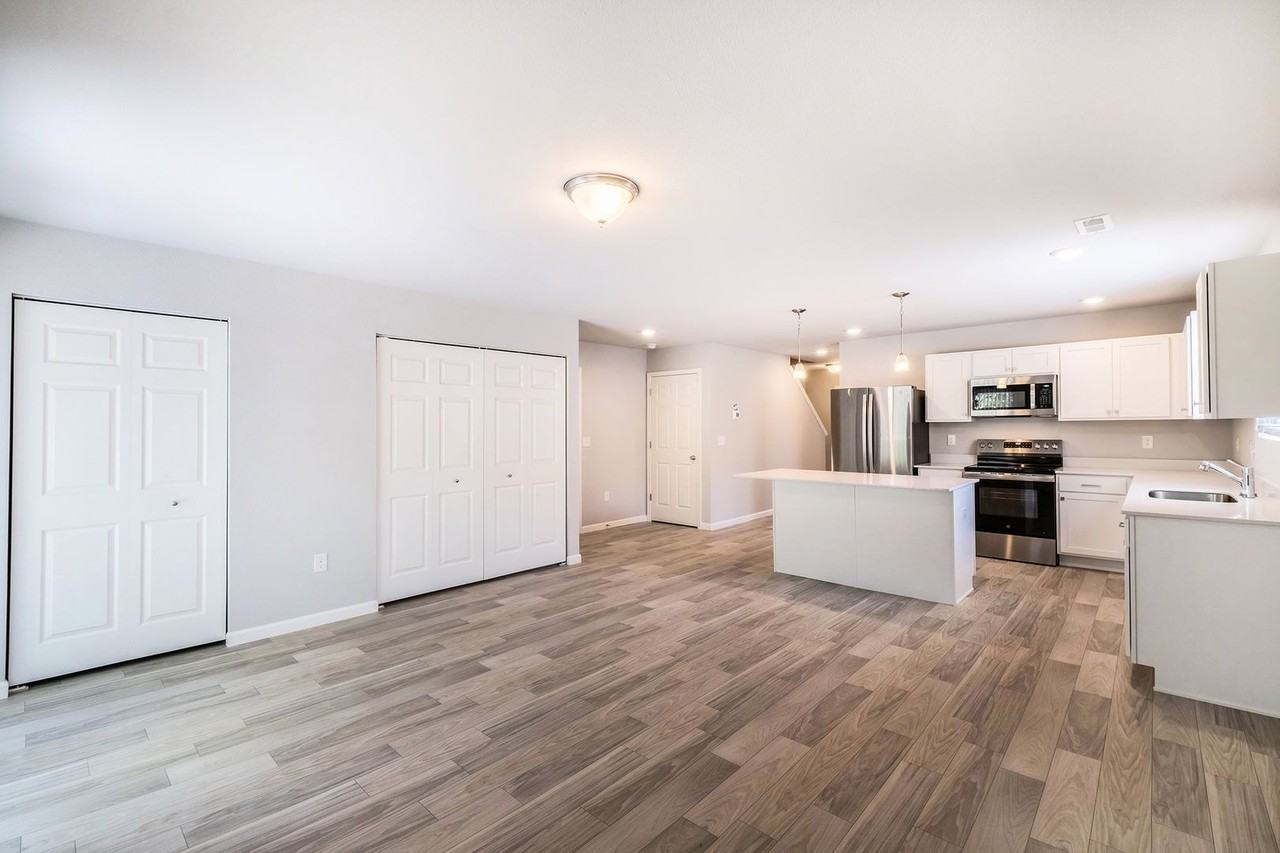 1405 Ridgeview Dr - Photo 4 of 18