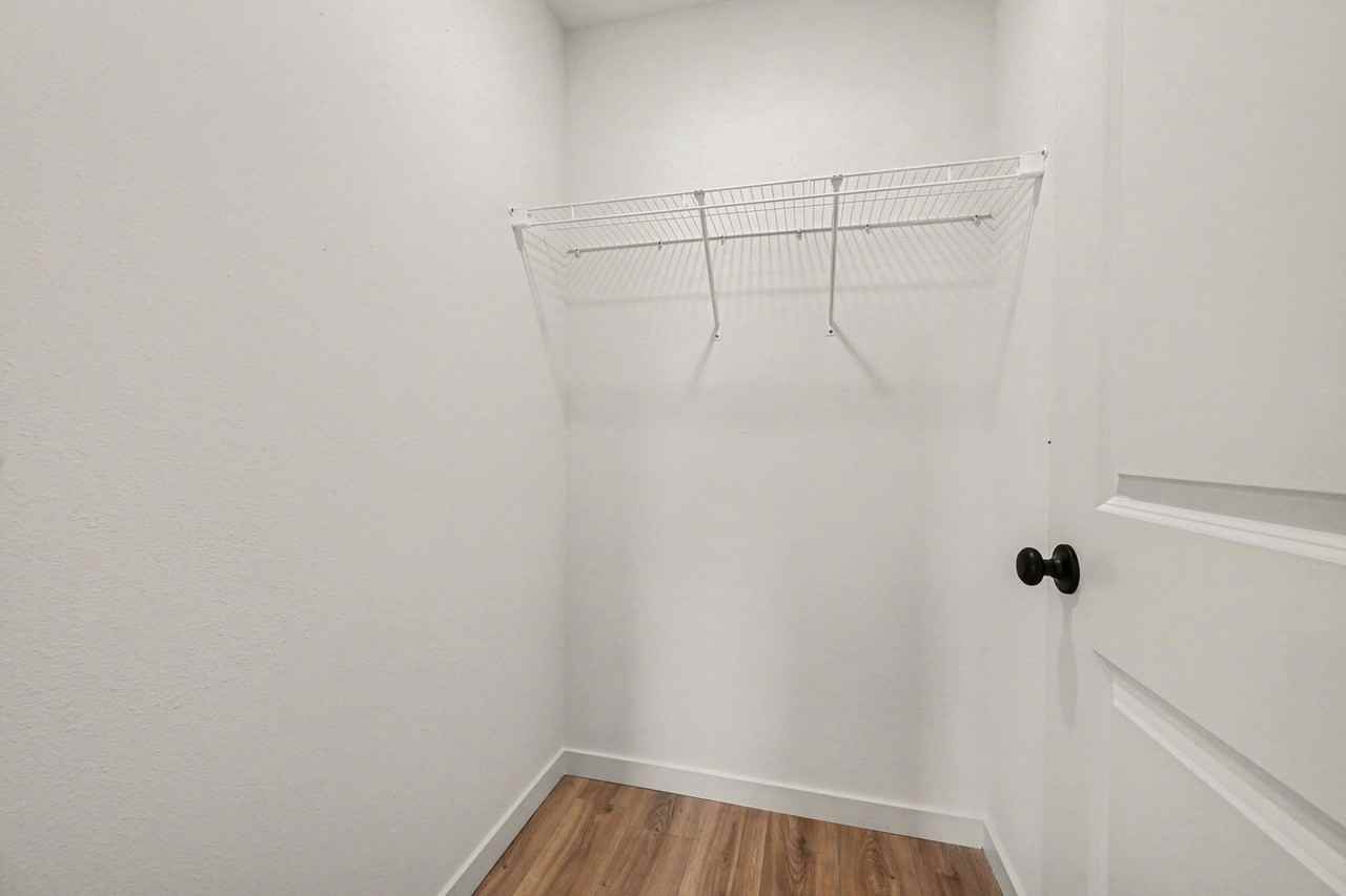 1638 Roosevelt Ct - Photo 6 of 21