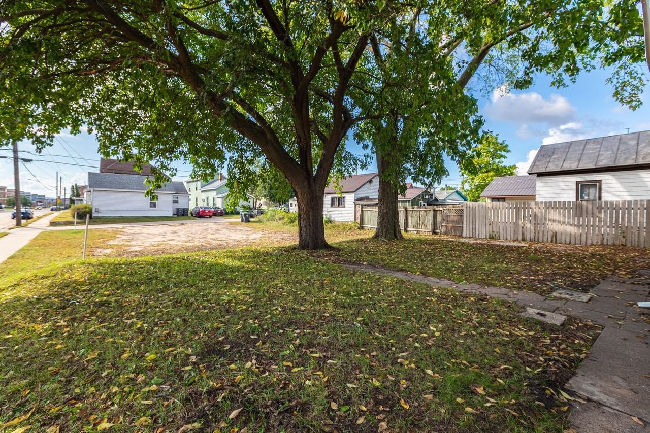 603 10th St N - Photo 3 of 12